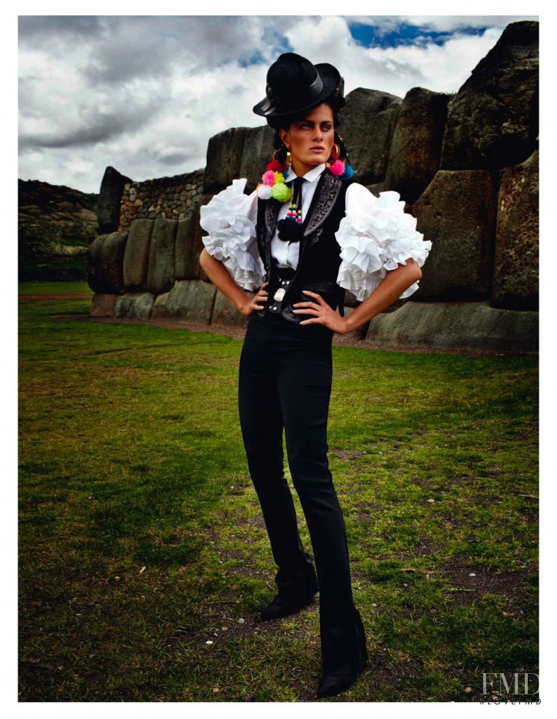 Isabeli Fontana featured in Inca, April 2013