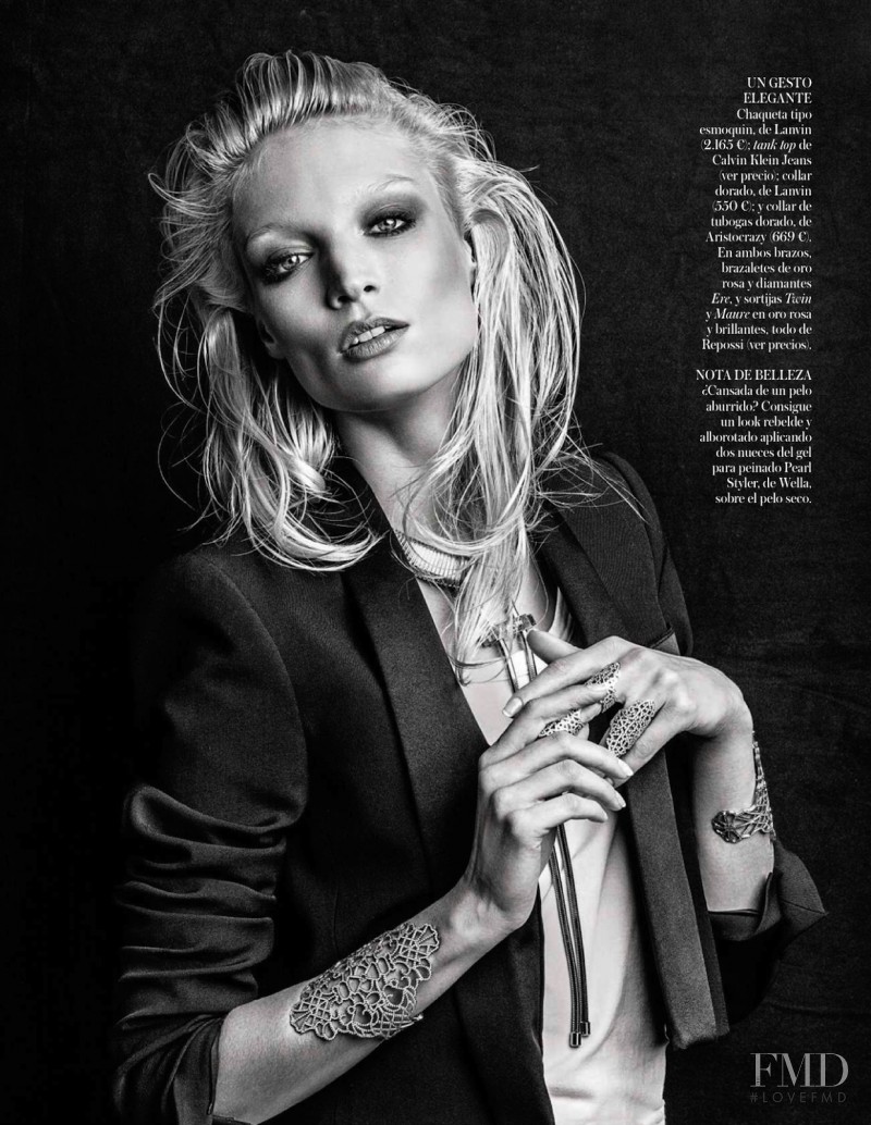 Melissa Tammerijn featured in Un Nuevo Brillo, April 2013