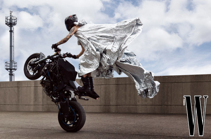The Fashion That Divides Land And Sea, July 2022