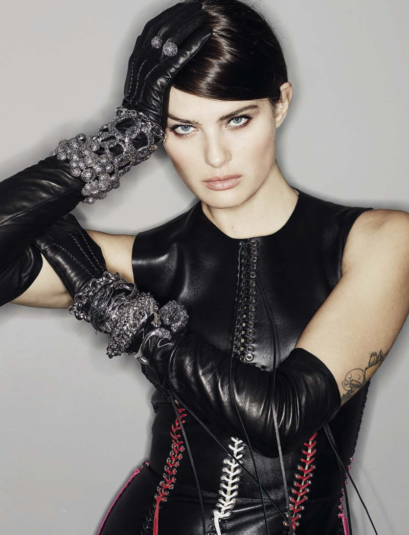 Isabeli Fontana featured in Nei Suoi Occhi, December 2017