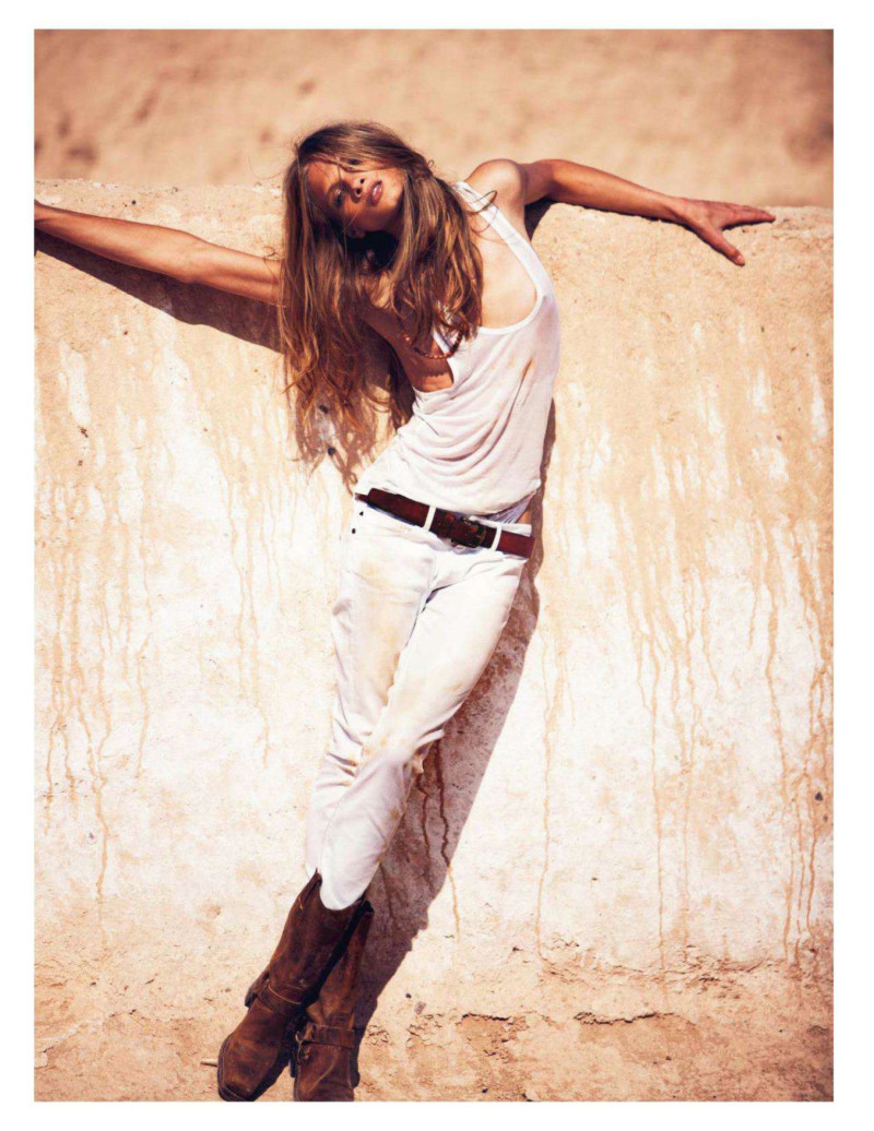 Anna Selezneva featured in Paradis Blanc, April 2012