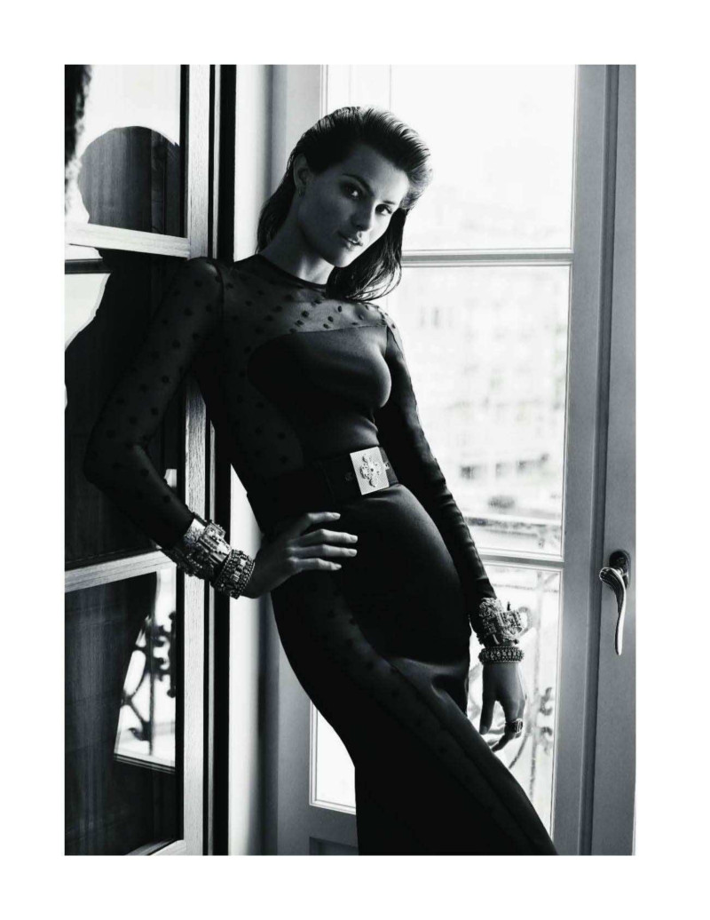 Isabeli Fontana featured in La Déesse, October 2011