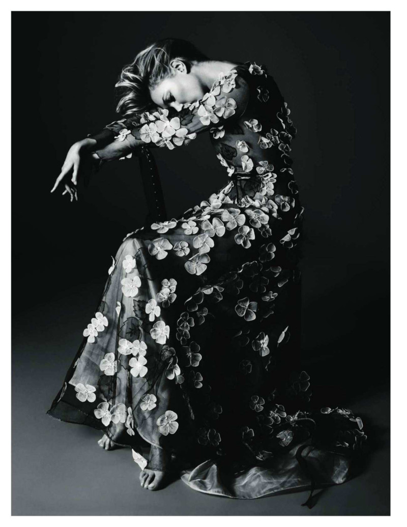 Kate Moss featured in Haute Couture Été 2011, May 2011