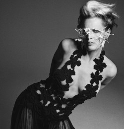 Show Face With Guinevere Van Seenus