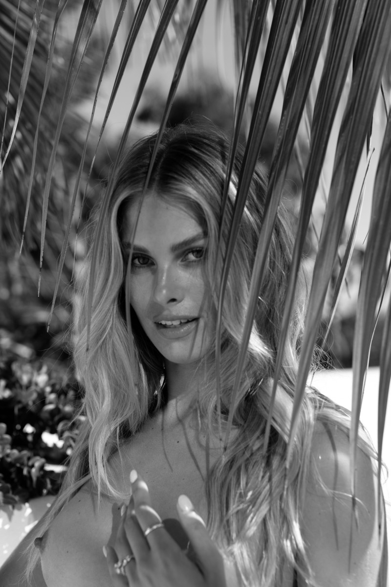 Natalie Jayne Roser featured in Natalie Jayne Roser, September 2022