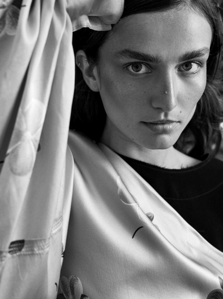 Andreea Diaconu featured in Andreea Diaconu, September 2017