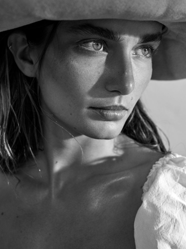 Andreea Diaconu featured in Andreea Diaconu, September 2017