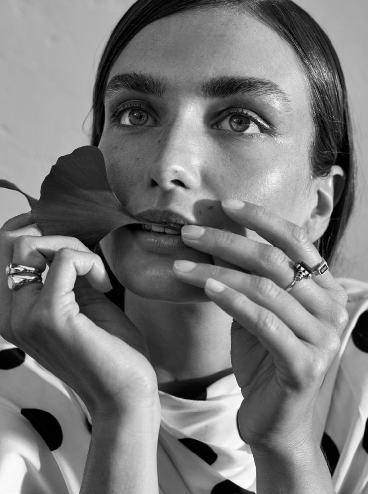 Andreea Diaconu featured in Andreea Diaconu, September 2017