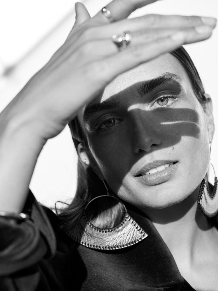 Andreea Diaconu featured in Andreea Diaconu, September 2017