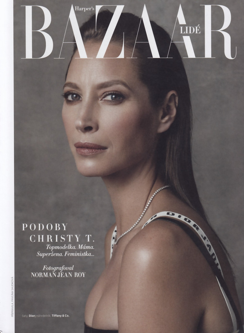 Christy Turlington featured in Realna zena, April 2017