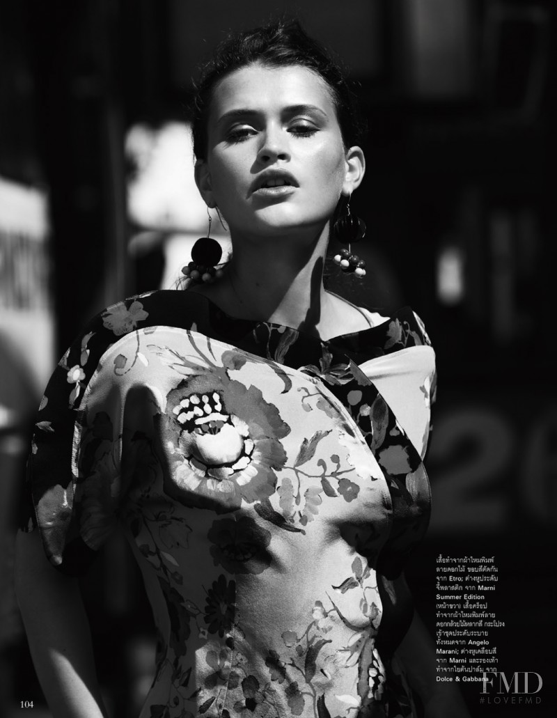 Chloé Lecareux featured in Flowers In 3D, April 2013