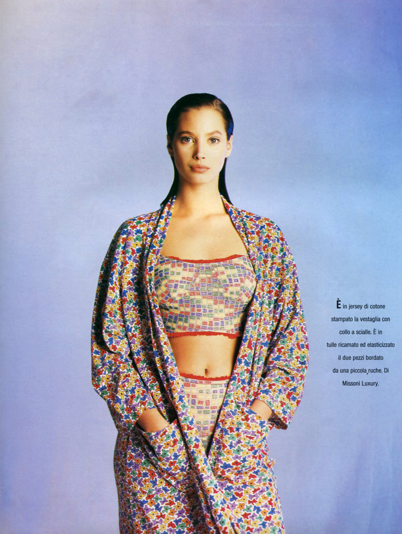 Christy Turlington featured in Freschi di stampa, February 1988