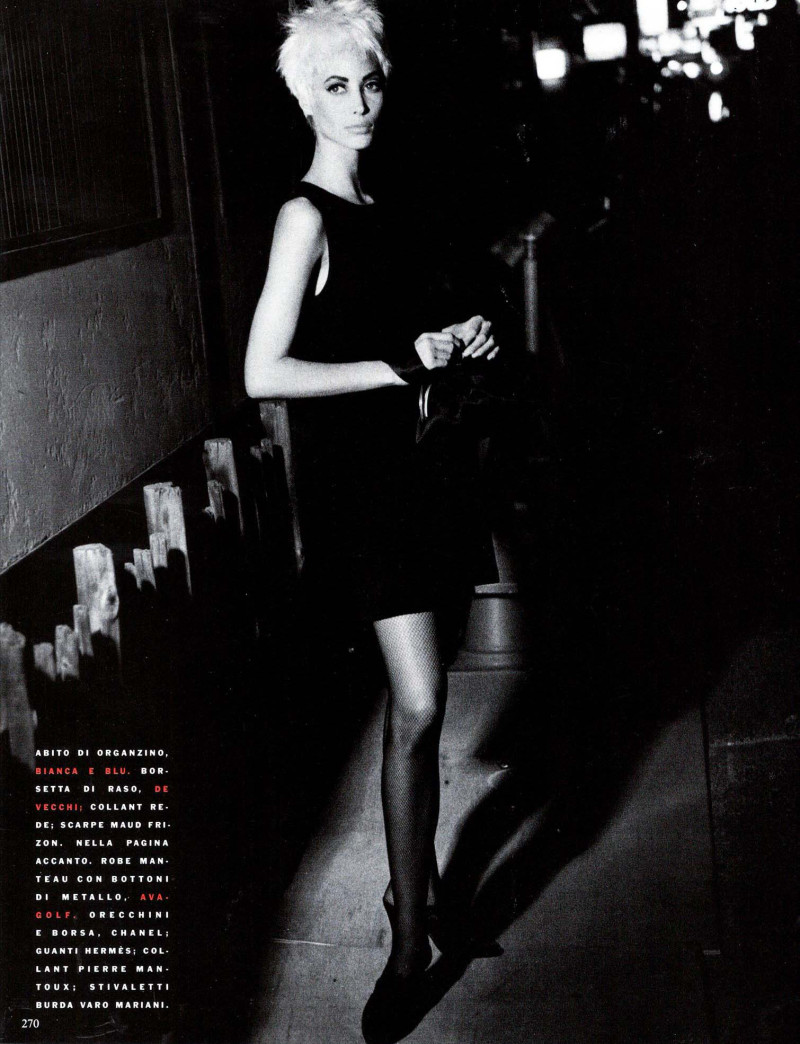 Christy Turlington featured in Trionfa la moda italiana in Giappone, November 1990