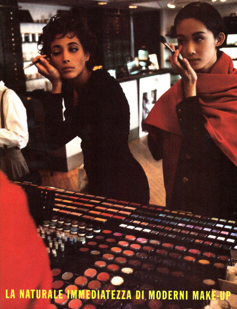 Christy Turlington featured in Trionfa la moda italiana in Giappone, November 1990