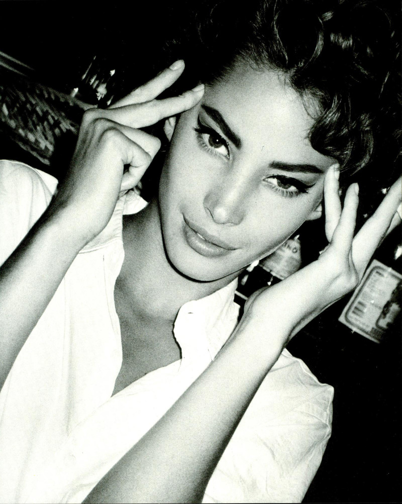 Christy Turlington featured in Trionfa la moda italiana in Giappone, November 1990