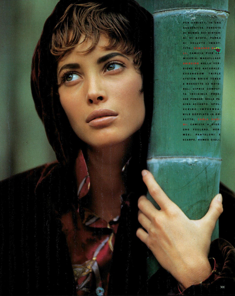 Christy Turlington featured in Trionfa la moda italiana in Giappone, November 1990