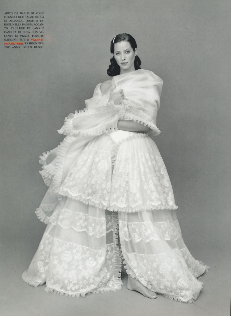 Christy Turlington featured in Le grand hotel, March 1993