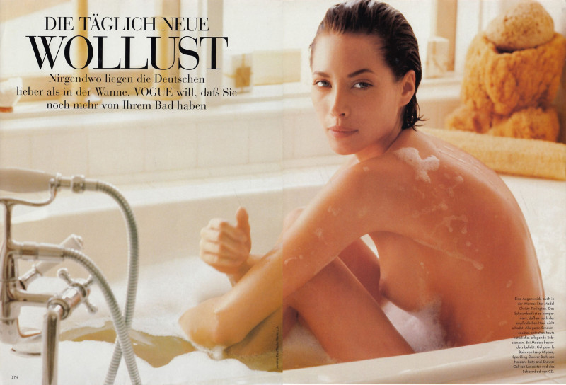 Christy Turlington featured in Die taglich neue wollust, November 1994