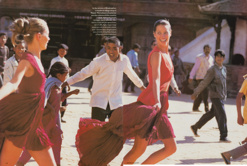 Christy Turlington featured in Simply divine, March 1994