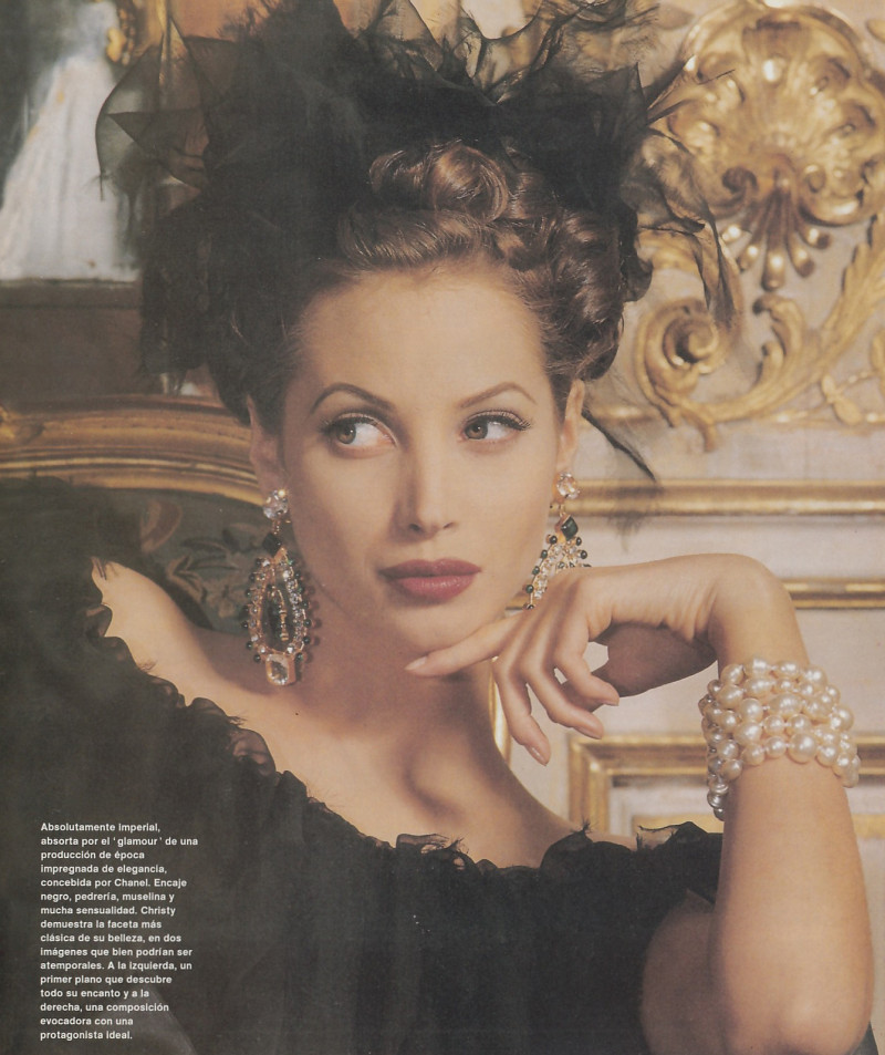 Christy Turlington featured in Apasionadamente Christy, January 1996