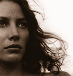 hristy Turlington comes home