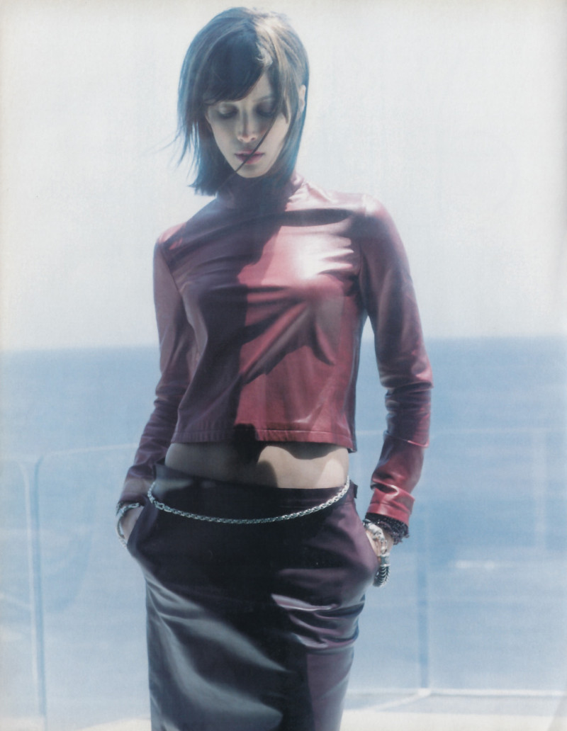 Christy Turlington featured in Velka rijnova revoluce, October 2000