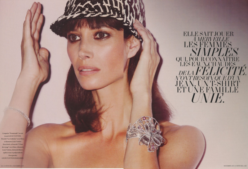 Christy Turlington featured in Christy la realiste, November 2011