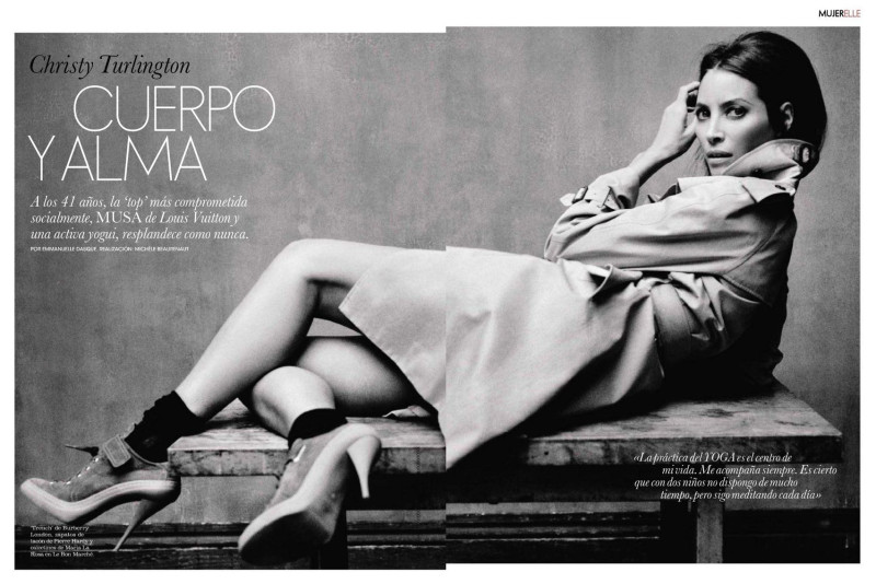 Christy Turlington featured in Cuerpo y alma, March 2011