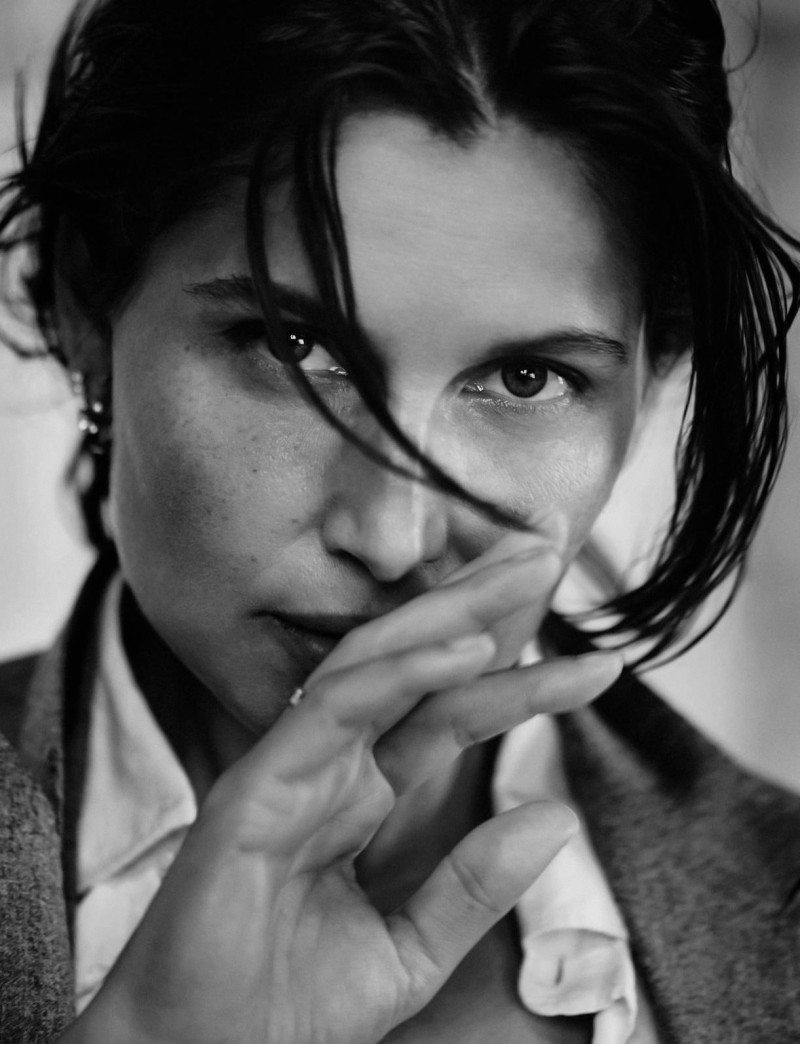 Laetitia Casta featured in Avec Maestria, October 2023