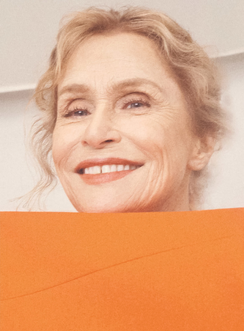 Lauren Hutton featured in Eine Fuer Immer, July 2023