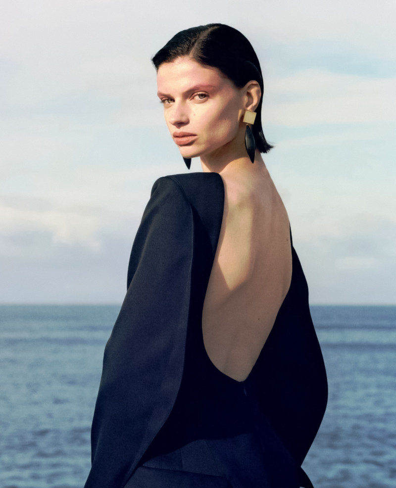 Mila van Eeten featured in Le Miroir De La Mer, June 2023