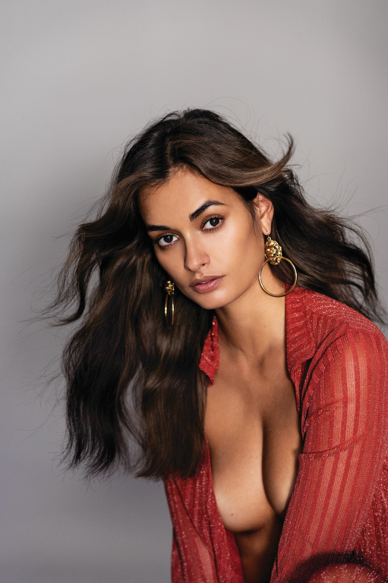 Gizele Oliveira featured in Gizele Oliveira, September 2022