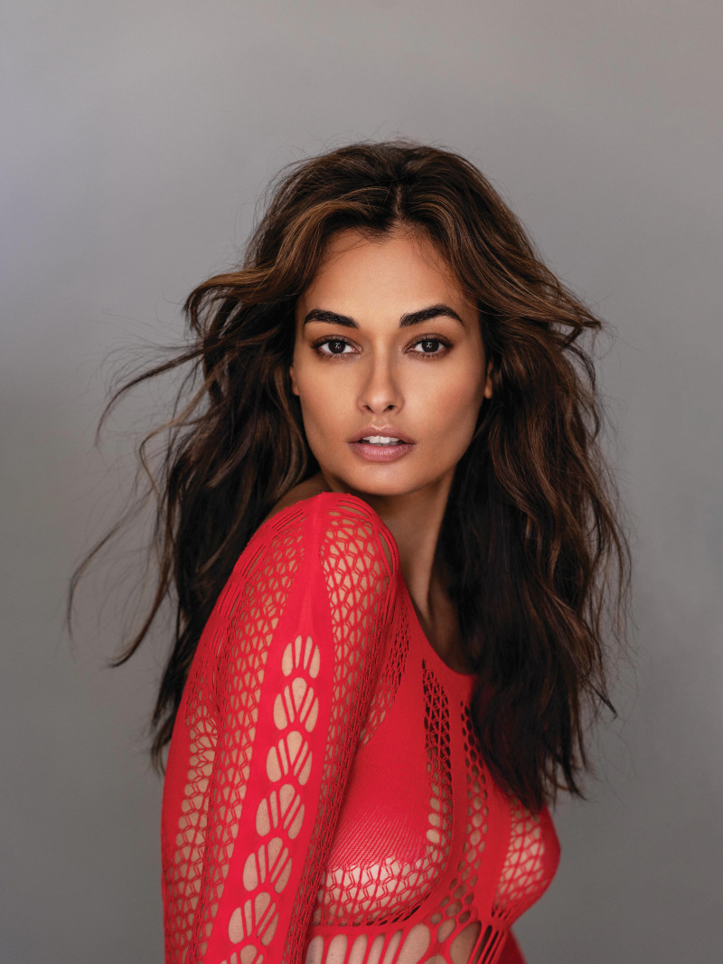 Gizele Oliveira featured in Gizele Oliveira, September 2022