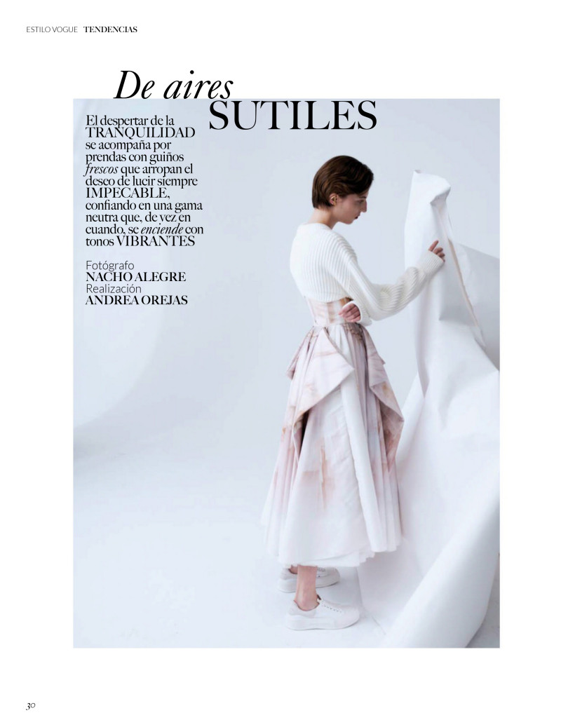 Evelyn Nagy featured in De Aires Sutiles, June 2021