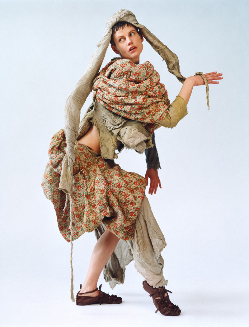 Saskia de Brauw featured in Éléments De Sémiologie, March 2024