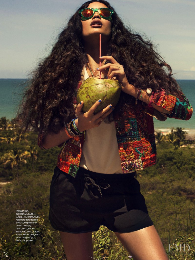 Kelly Gale featured in Destination, Paradis, May 2013