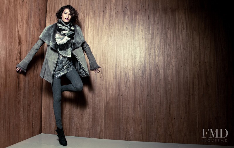 Juliana Imai featured in Efeito Inverno, June 2010