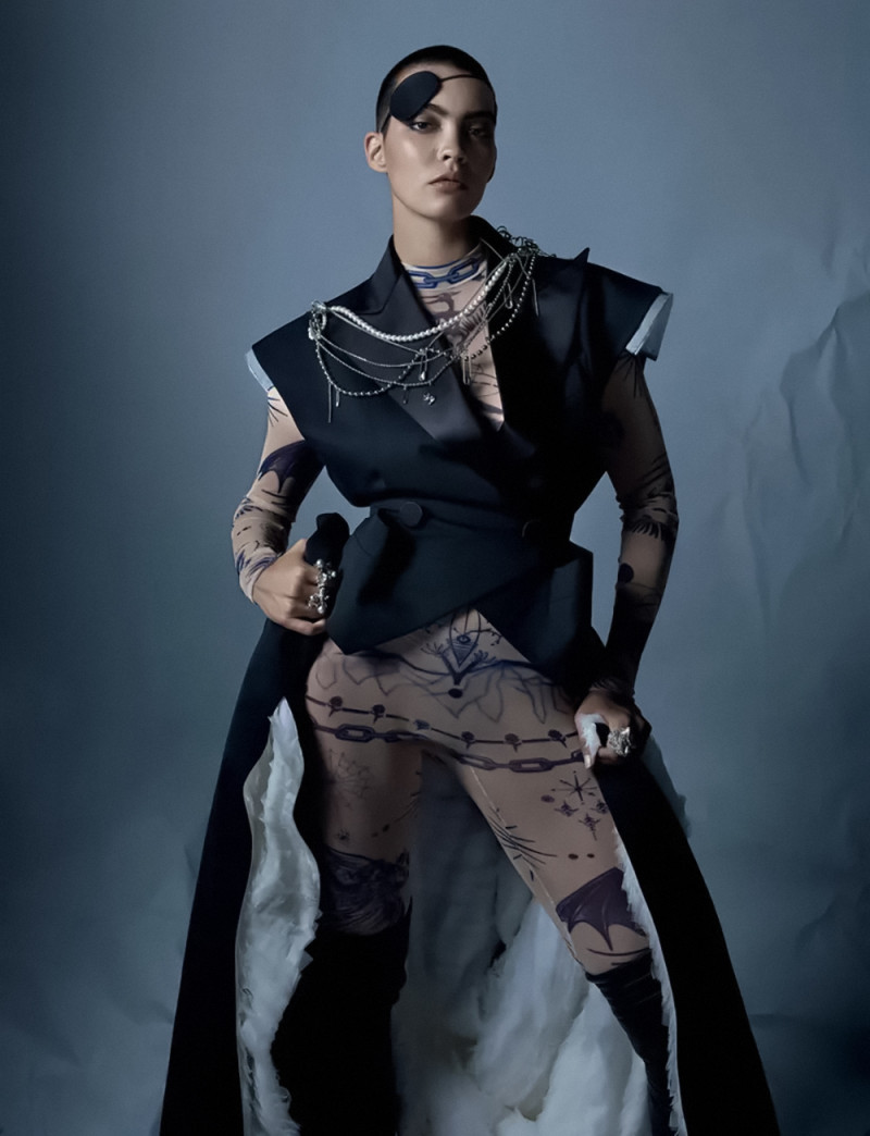 Akon Changkou featured in Héroïnes Couture, September 2021