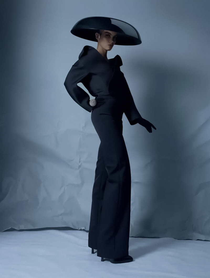 Akon Changkou featured in Héroïnes Couture, September 2021