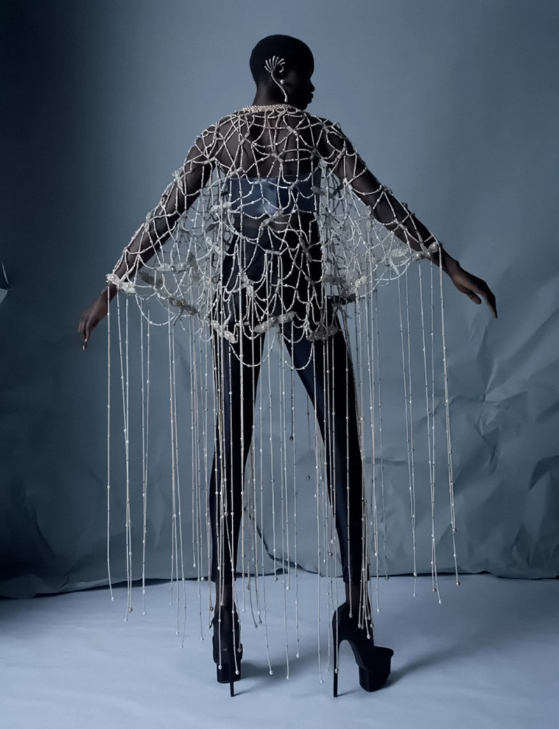 Akon Changkou featured in Héroïnes Couture, September 2021