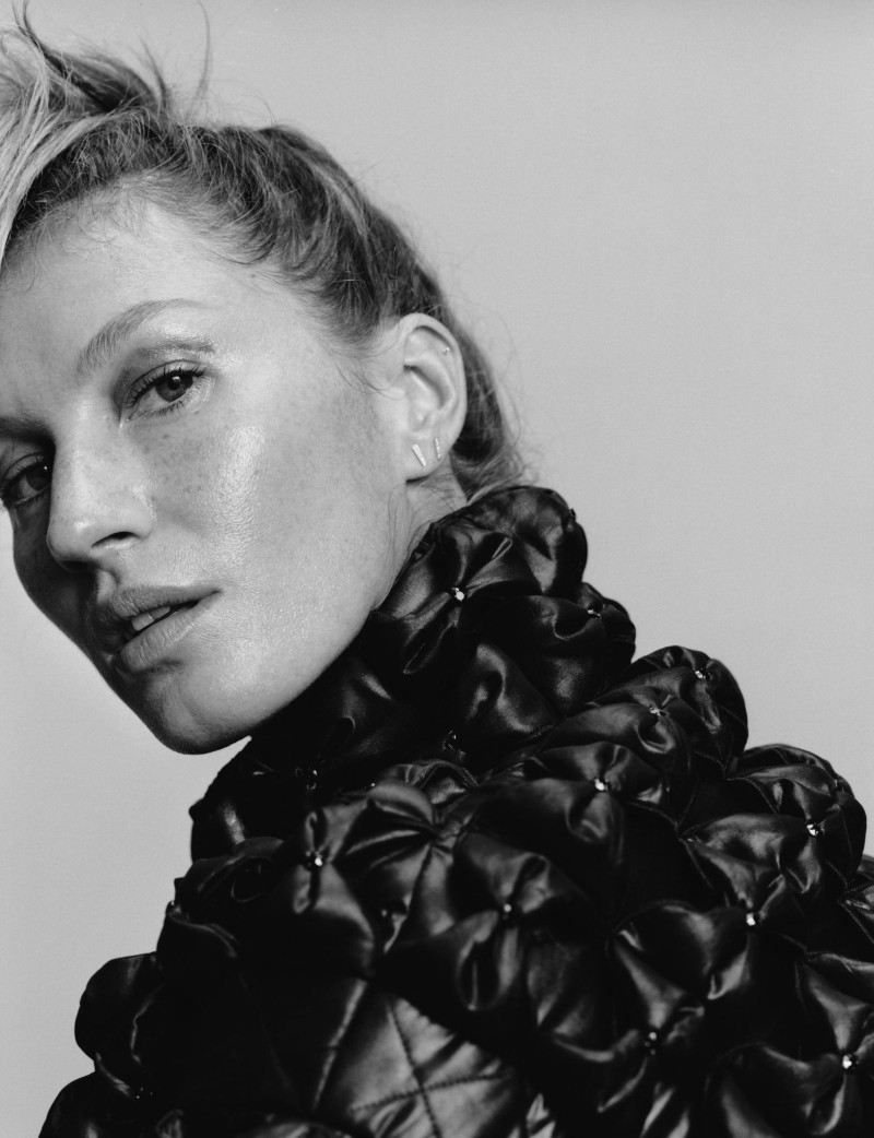 Gisele Bundchen featured in Gisele Chanel / Chanel Gisele, September 2015