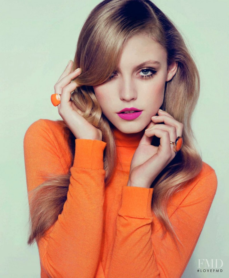Lucia Jonova featured in Retro Pa Repeat, April 2013