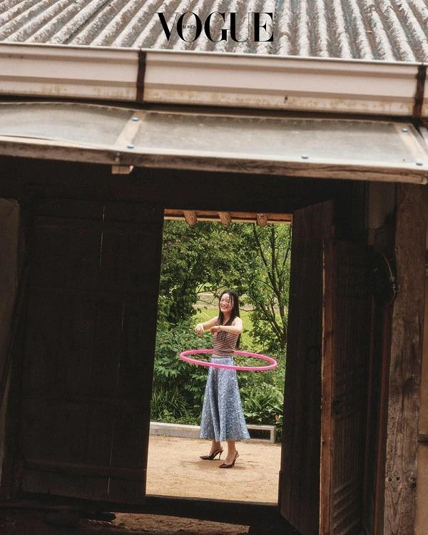 Li FuYao featured in Summer At A Country House, July 2024