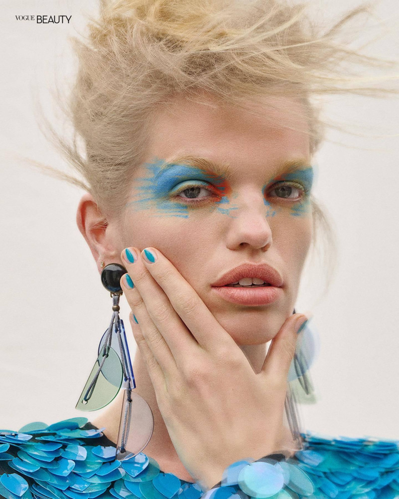 Daphne Groeneveld featured in Feathered Finesse, July 2024