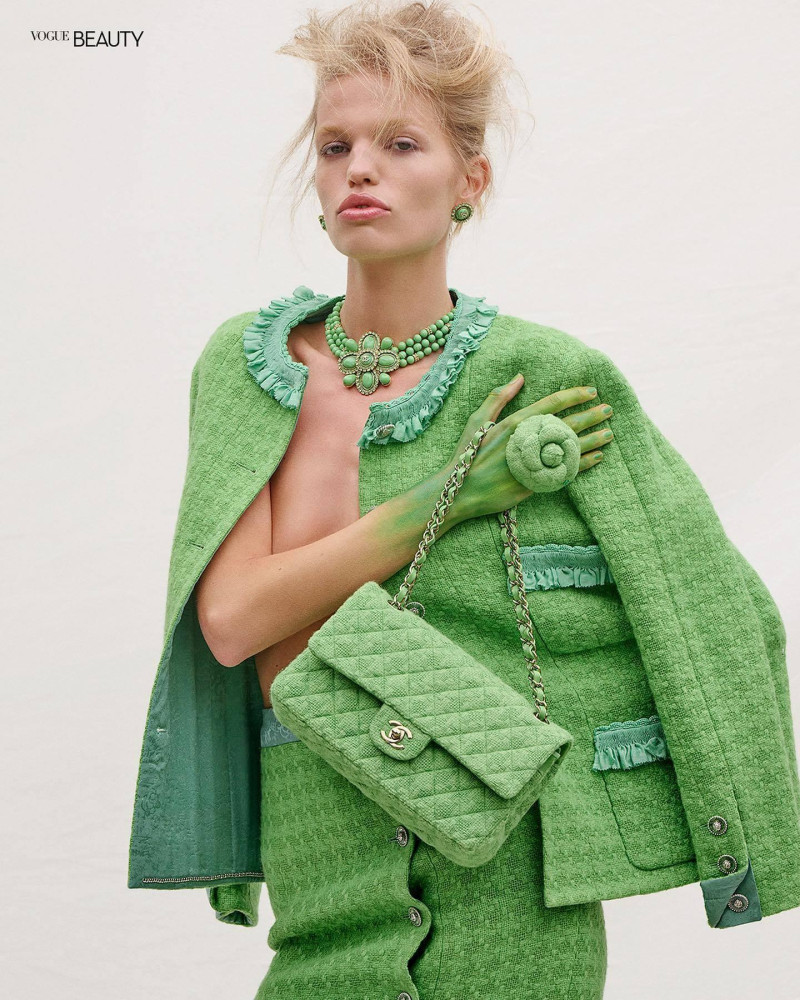 Daphne Groeneveld featured in Feathered Finesse, July 2024