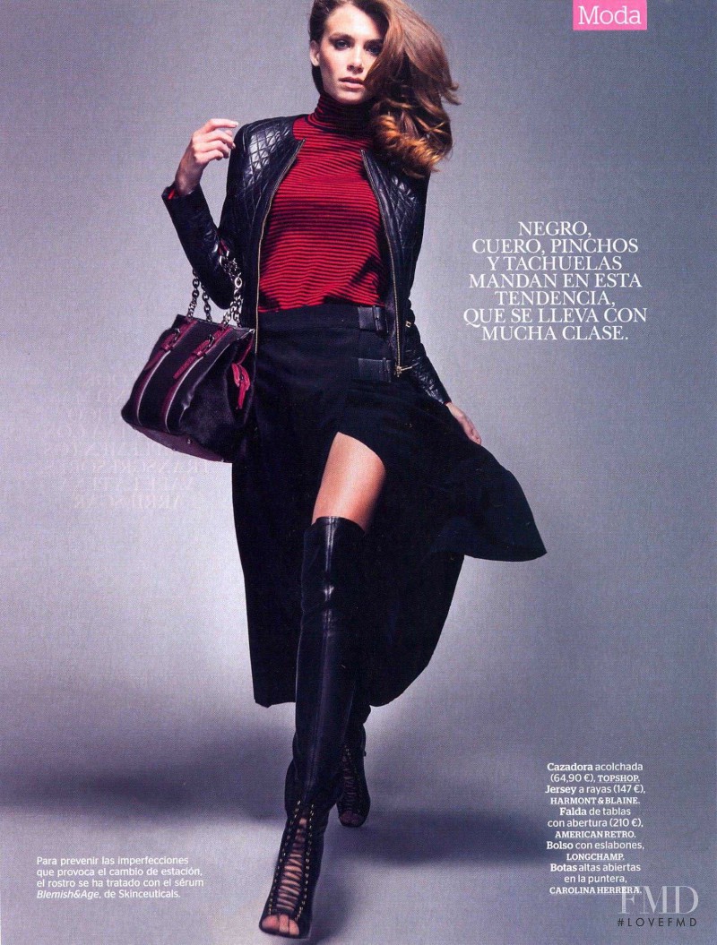 Nikki DuBose featured in Complementos Estrellas, October 2012