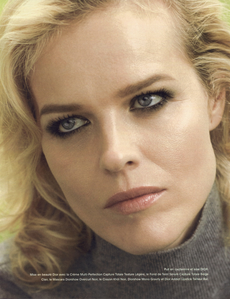 Eva Herzigova featured in Balade dans un jardin anglais, October 2016