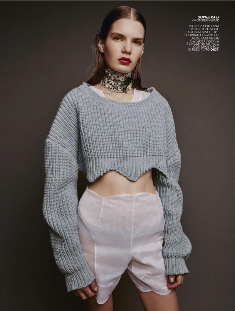 Sophie Rask featured in Extra 2016 Trend, February 2016