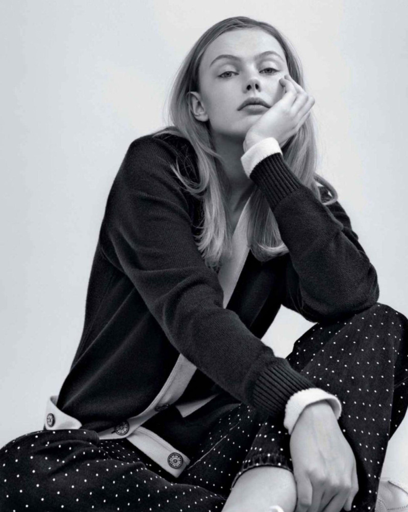 Frida Gustavsson featured in Croisiere Au Grand Air, January 2016