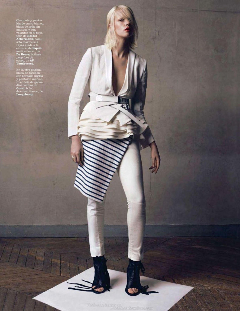 Alyona Subbotina featured in Corsaria, April 2015